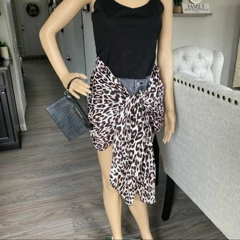 💋 Leopard 🐆 animal 🦒 sheer  scarf wrap shawl coverup for beach 🏝️
